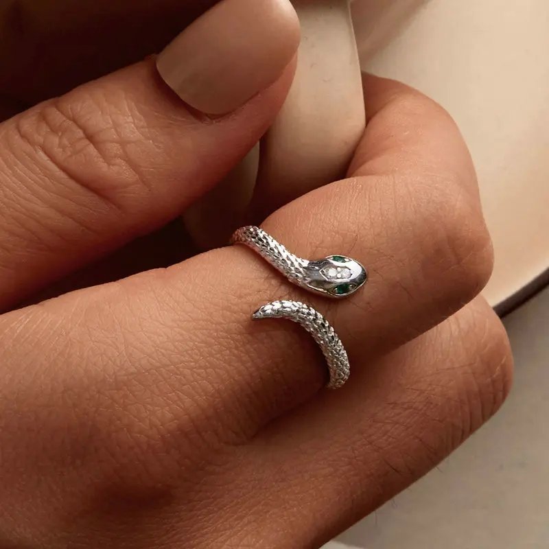 Classic Snake Design Green Zircon Snake Ring