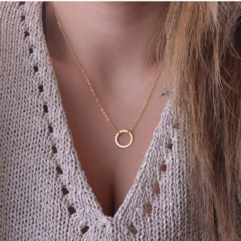 Simple Women's Round Stick Clavicle Necklace Pearl Leaf Necklace