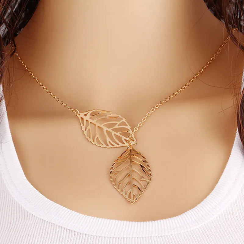 Simple Women's Round Stick Clavicle Necklace Pearl Leaf Necklace